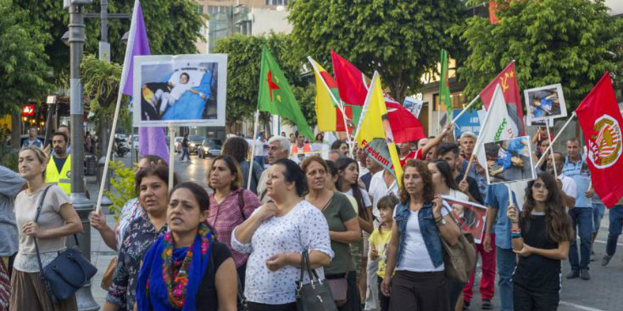 Πορεία αλληλεγγύης στους Κούρδους και στο Συριακό λαό από ΑΚΕΛ και PYD, στη Λεμεσό